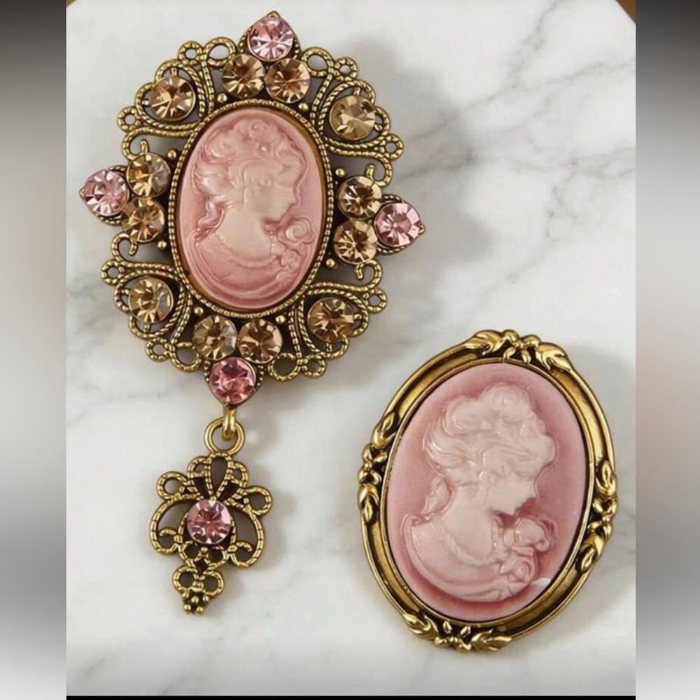Vintage-Inspired Pink Cameo Brooch Set - Gold Tone